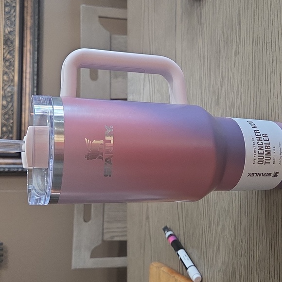 Stanley Pink Quencher H2.0 Tumbler - Picture 9 of 11